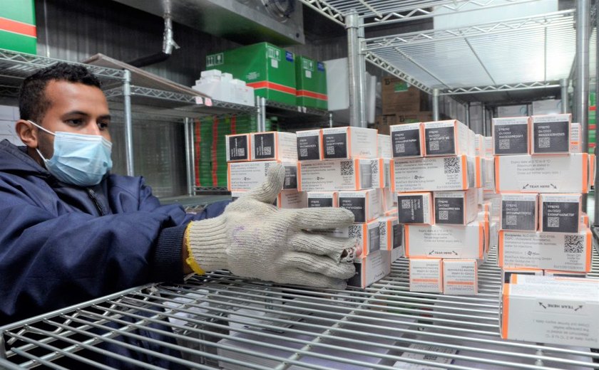 Mais 30.900 doses da vacina Pfizer Pediátrica chegam a Alagoas