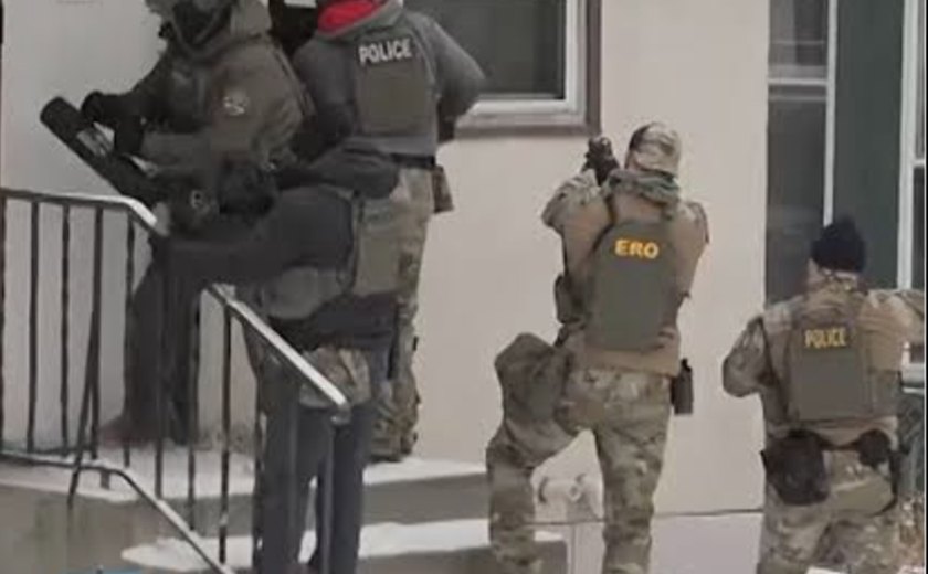 Trump passa a autorizar entrada de agentes da ICE em casas sem mandado judicial