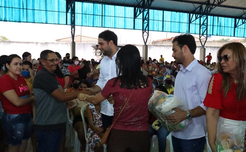 Prefeitura de Santana do Mundaú promove ações sociais no encerramento do Projeto Vivendo a Magia do Natal