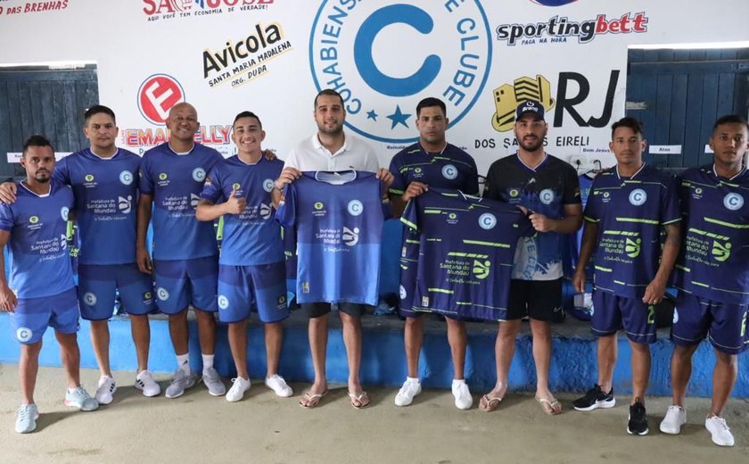 Prefeito de Santana do Mundaú realiza entrega de novos materiais esportivos