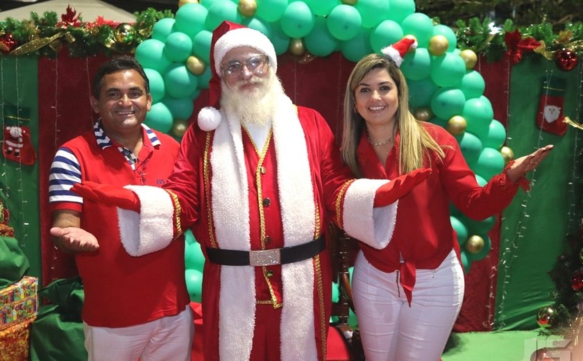 População de Novo Lino vive momento mágico com abertura do Natal Luz e chegada do Papai Noel