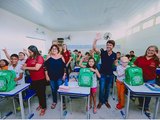 Junior Menezes entrega mais 600 kits escolares na rede pública de União dos Palmares