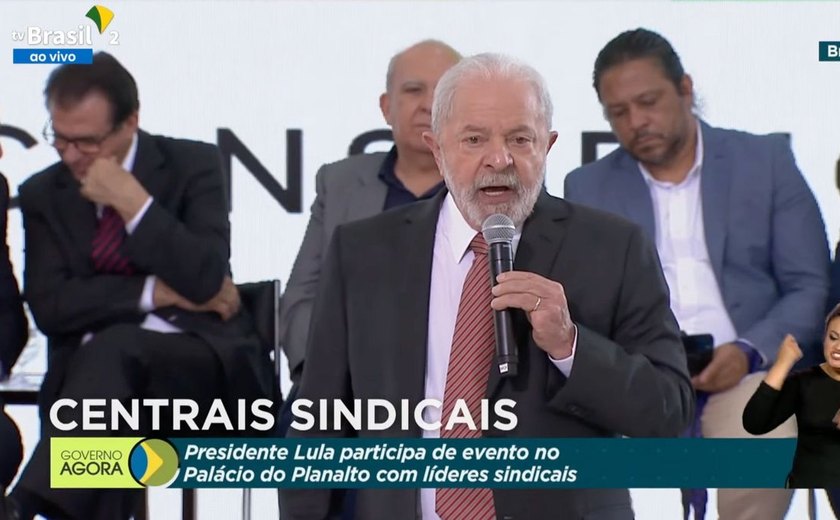 Rico vai pagar mais e vamos lutar por isenção de até R$ 5 mil, diz Lula sobre Imposto de Renda