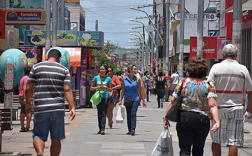 Centro, shoppings e serviços: veja o que abre e fecha no feriado desta sexta-feira (08)