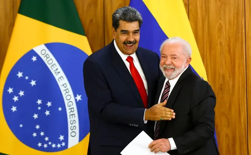 Em telefonema com o presidente da Venezuela, Lula diz que América Latina é região de paz