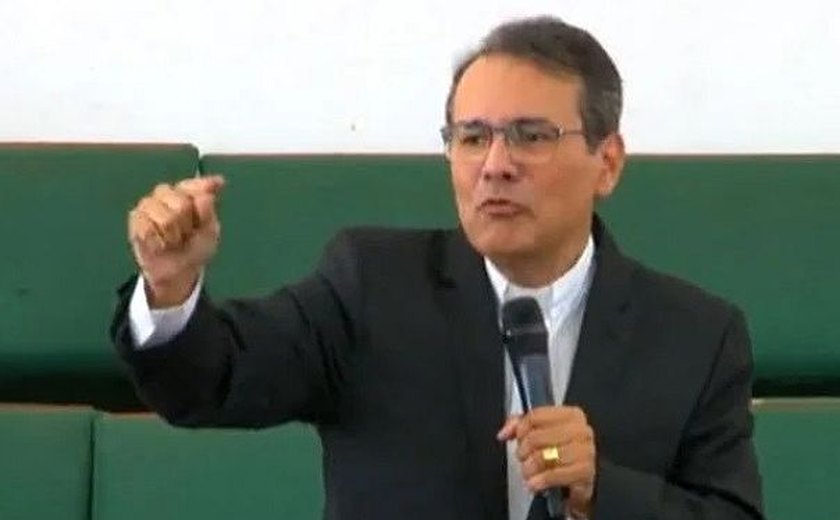 Pastor critica feriado do Dia do Evangélico: “Acabar com a palhaçada”