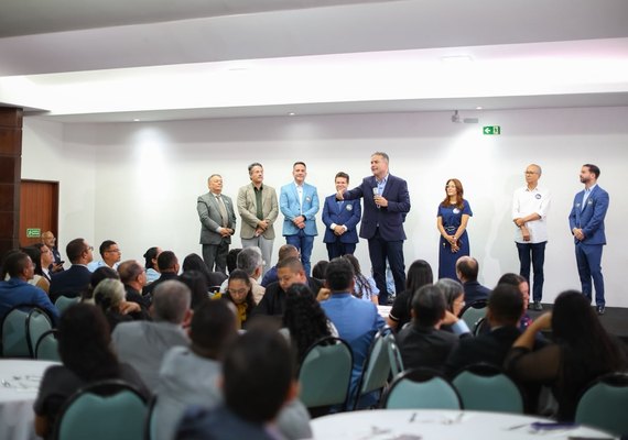 Mais de 400 pastores participam de encontro que fortalece diálogo entre Renan Filho e igrejas evangélicas
