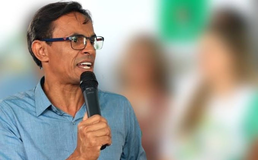 Prefeito de Messias quebra o silêncio, reage a vereadores e promete ir à Justiça: “Quem Deus levanta, ninguém derruba”