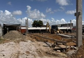 Prefeitura inicia montagem de novo mercado no Jacintinho e obra avança em Maceió