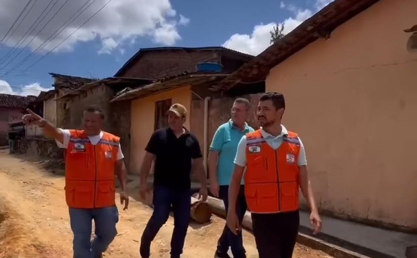 Geo Cruz acompanha demolição de casa de taipa que será reconstruída em alvenaria