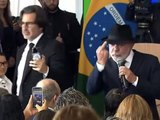 Lula faz gesto obsceno durante evento oficial do governo ao rebater que 'pobre não gosta de coisa boa'