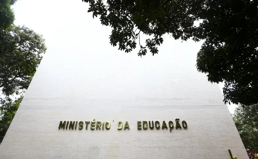 Governo deve repassar mais de R$ 750 mil do salário-educação em 2024 para AL