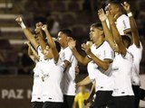 Zumbi faz bom jogo, mas não resiste e perde para o Corinthians: 4 a 0