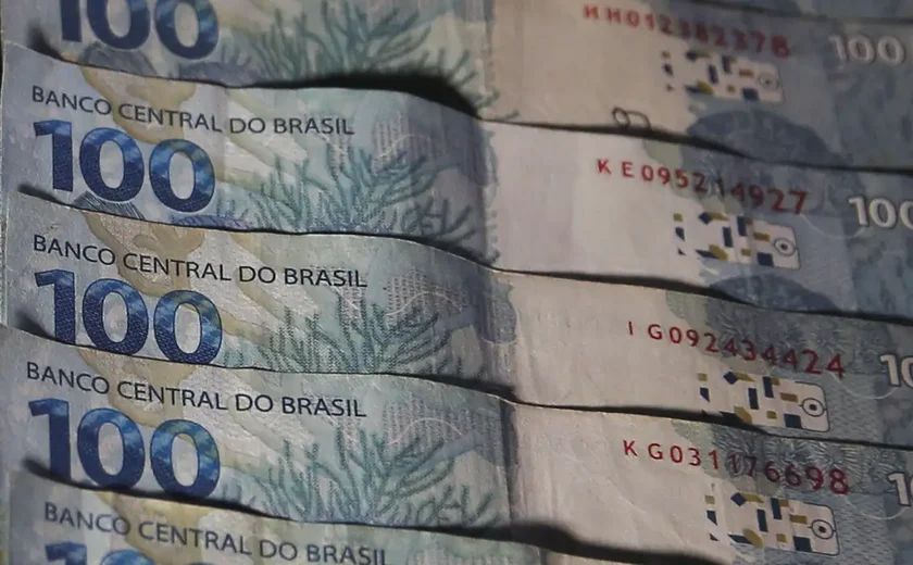 Orçamento de 2025 prevê salário mínimo de R$ 1.509