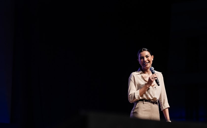 Cíntia Chagas chega pela primeira vez à Maceió com a palestra “Oratória para Redes Sociais”