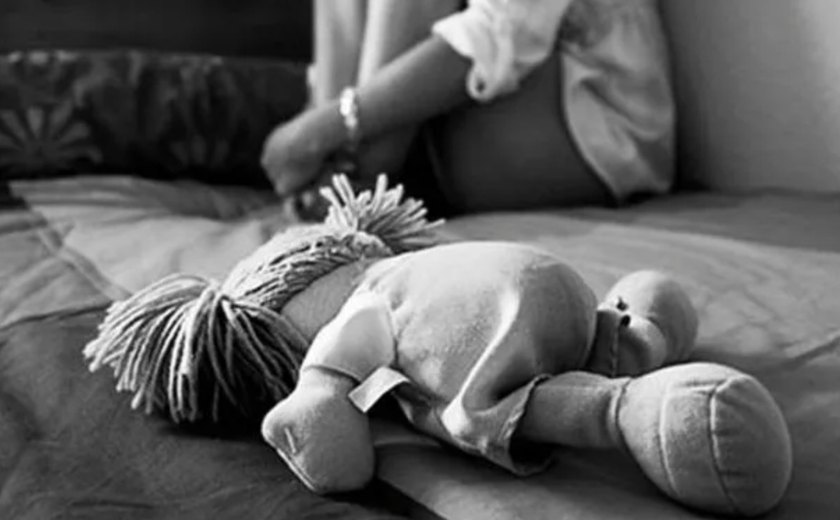 Avó, tio e vizinho são presos suspeitos de estupro coletivo contra criança de 10 anos em AL