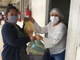 Secretária de Educação de Santana do Mundaú entrega 1220 kits de gêneros alimentícios para alunos da Escola Pequeno Príncipe