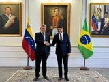 Representante do Brasil está na Venezuela para reabrir embaixada no país e retomar aliança