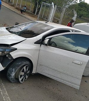 Veículo capota e atinge homem que fazia caminhada na BR-104, em Maceió