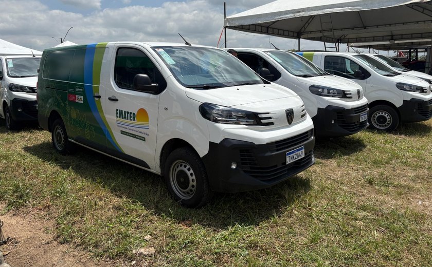 Governador Paulo Dantas entrega furgões que potencializam execução do PAA em Alagoas