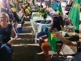 Manifestantes organizam 'banquete patriótico' em Maceió