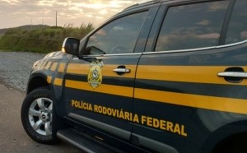 Veículo roubado há mais de 12 anos em Salvador/BA é recuperado pela PRF no interior de Alagoas