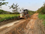 Prefeitura de Santana do Mundaú segue com trabalho permanente de recuperação de estradas