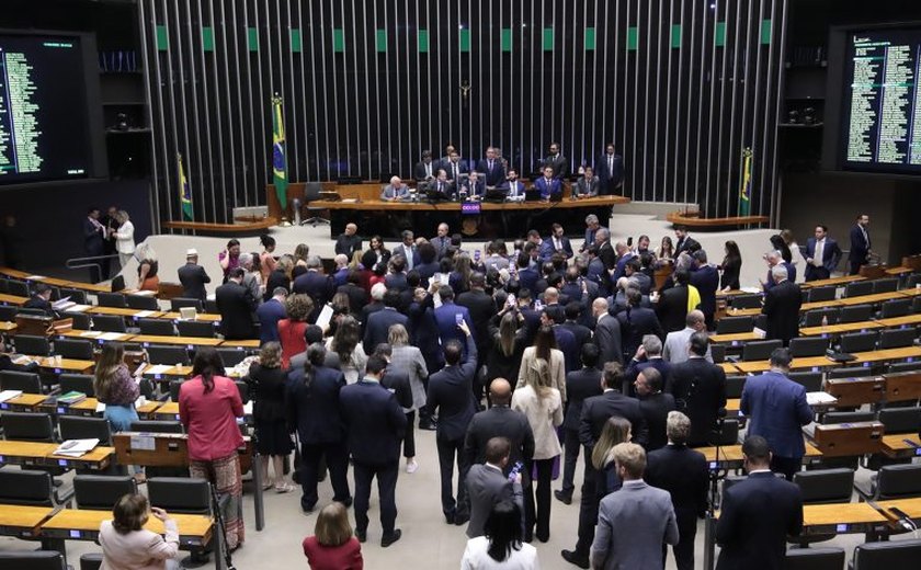 Câmara aprova urgência para projeto de anistia a participantes de manifestações políticas
