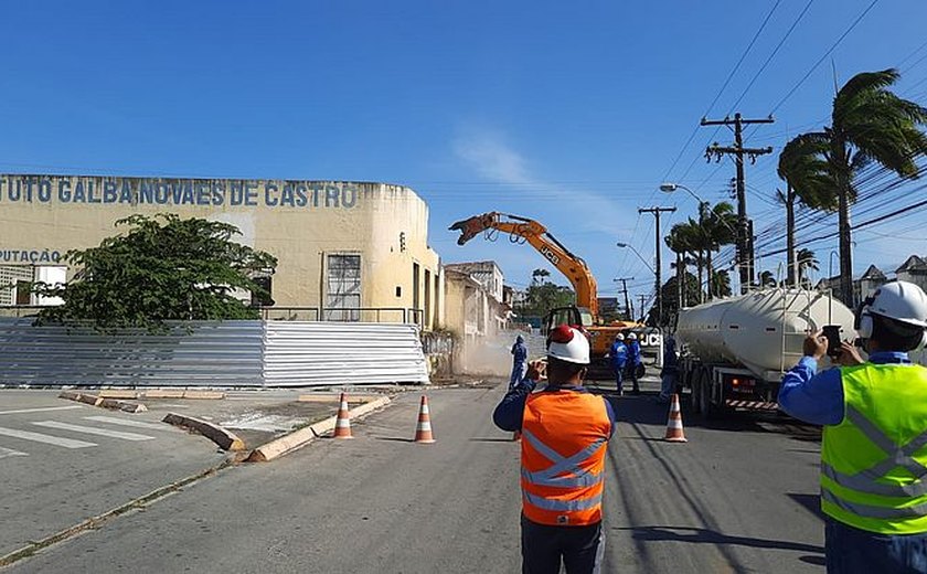 Prédio que ameaçava desabar é demolido em Bebedouro