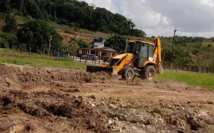 Apoio ao homem do campo: Prefeitura de Branquinha abre açudes e prepara terrenos para plantio