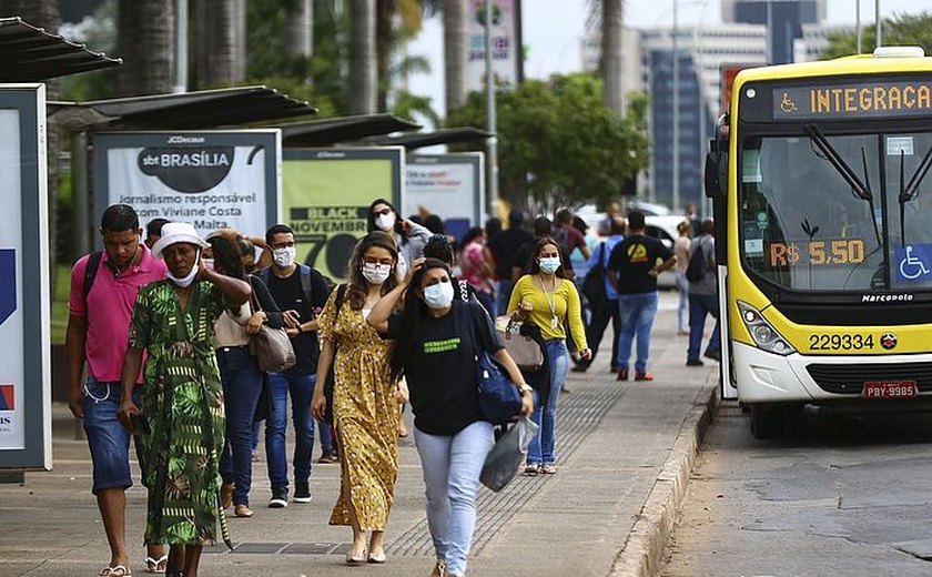 Fiocruz detecta subvariante mais contagiosa da ômicron no Brasil