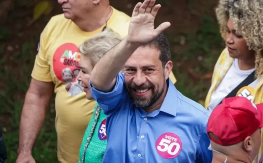 “Ninguém vence eleições na véspera”, diz Boulos durante voto em SP