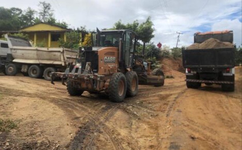 Prefeitura de Santana do Mundaú realiza melhorias nas estradas da zona rural