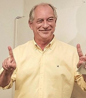 Ciro Gomes vota no Ceará e diz que 'pretende parar' após eleição