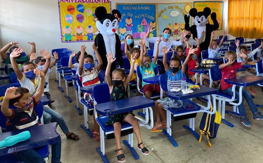 Alunos voltam às aulas presenciais em Santana do Mundaú