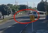 Menino de 9 anos morre atropelado ao descer de van escolar em Passagem (RN)