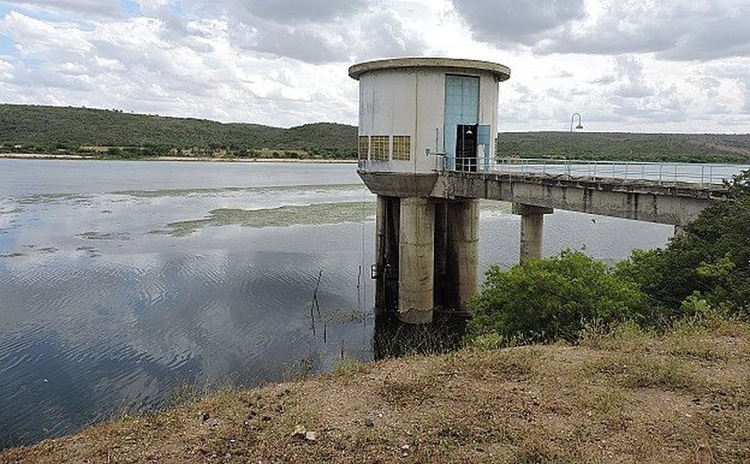 Parada emergencial em sistema de água afeta 18 cidades de Alagoas