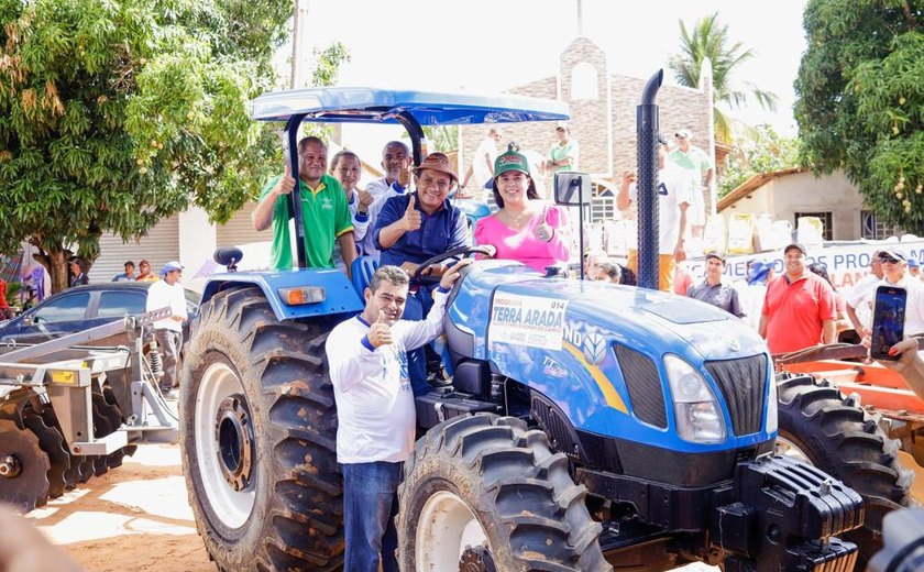 Karla Cavalcante destaca papel dos programas Terra Arada e Planta Palmeira em Palmeira dos Índios