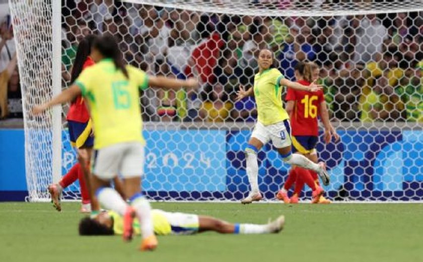 Brasil derrota Espanha, atual campeã do mundo, e garante lugar na final do futebol feminino