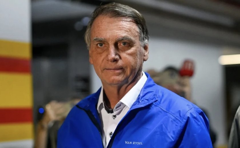 Ex-presidente Bolsonaro autorizado a fazer exames médicos após queda