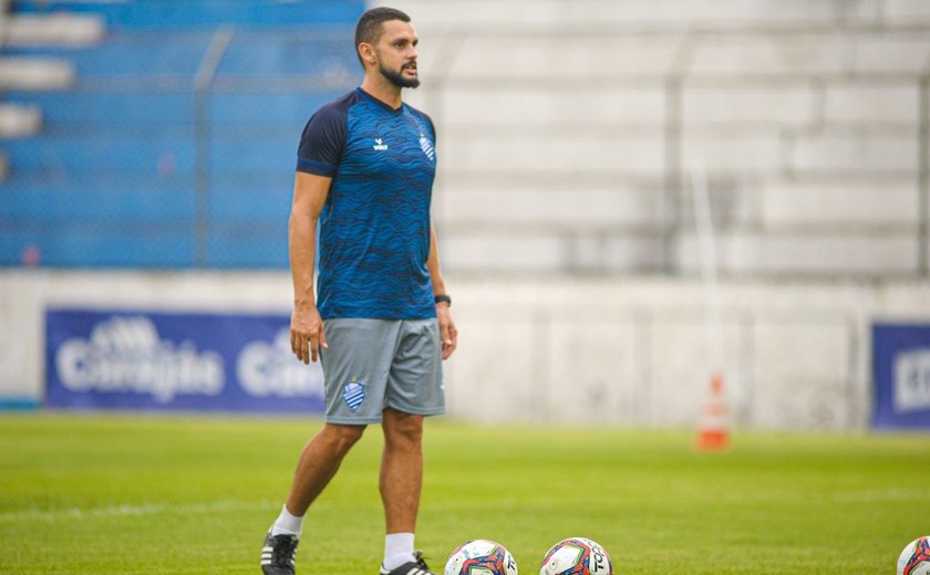 CSA contrata João Paulo como novo preparador de goleiros; profissional está em Pernambuco