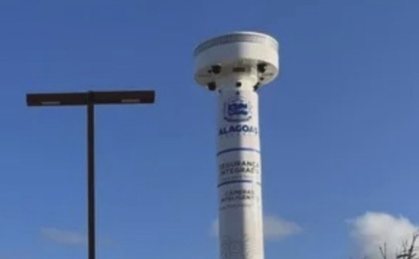 Homem é preso por quebrar câmera de monitoramento no Marco dos Corais