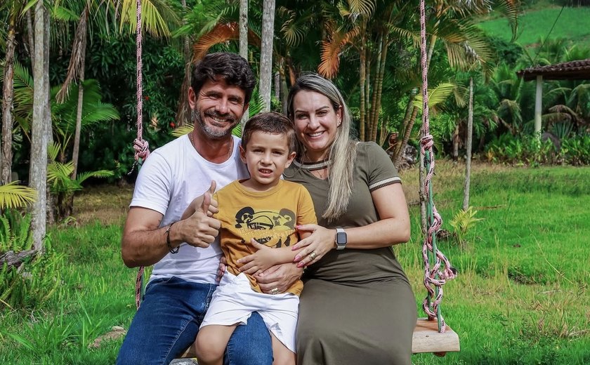 Prefeito Júnior Menezes vai a Juazeiro pagar promessa após recuperação do filho João