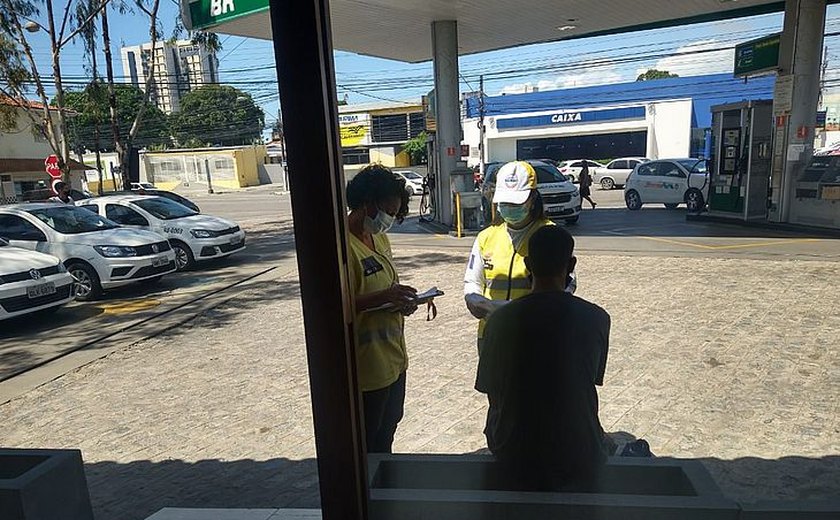 Dependentes químicos recebem assistência do 'Ronda no Bairro' no Farol e na orla