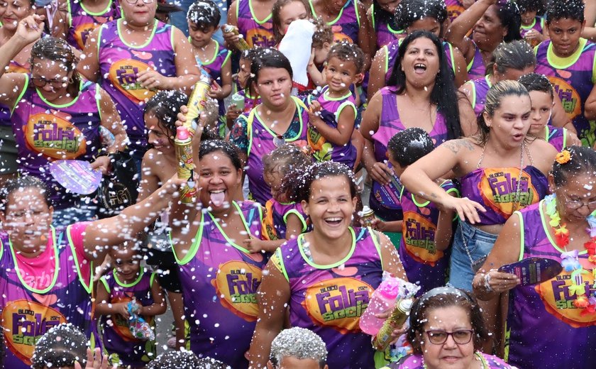 Bloco Folia Social leva alegria e animação às ruas de Santana do Mundaú