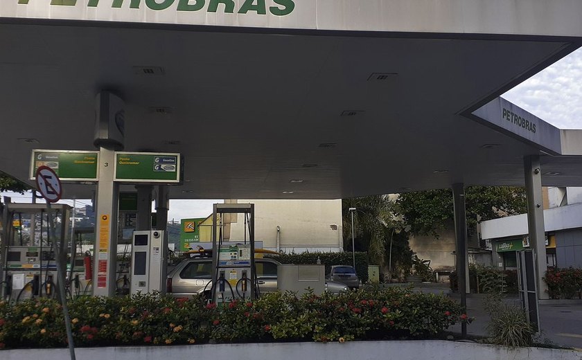 Petrobras anuncia redução de R$ 0,40 no preço do diesel