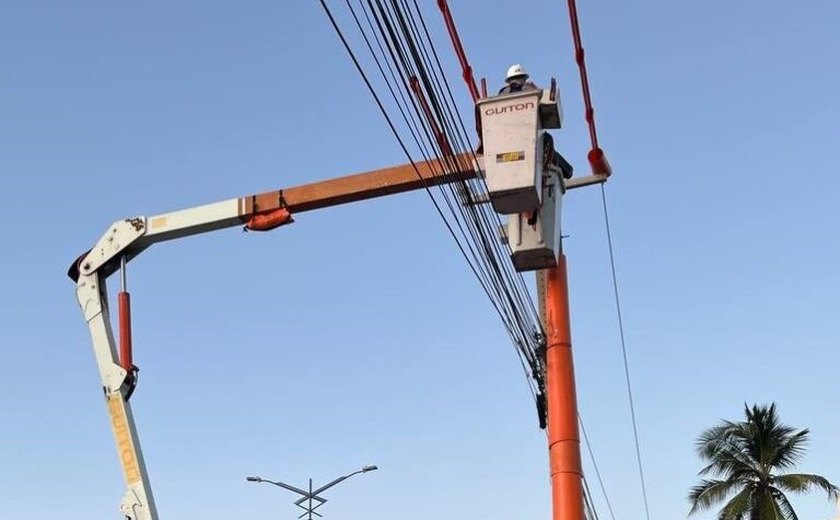 Manutenção na rede elétrica de Jacarecica melhora qualidade do fornecimento de energia elétrica para região do Litoral Norte