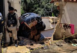 Menino de 9 anos destrava freio de mão e carro invade casa em Paracatu (MG)