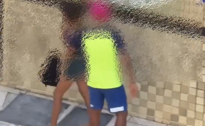 Homem é preso por violência contra mulher e porte de arma branca em Maceió