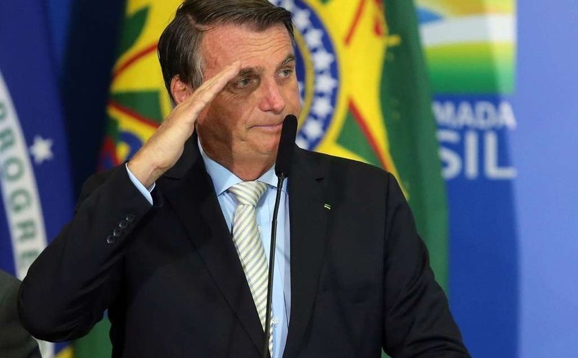 'Não vou congelar o preço dos combustíveis na canetada”, diz Bolsonaro